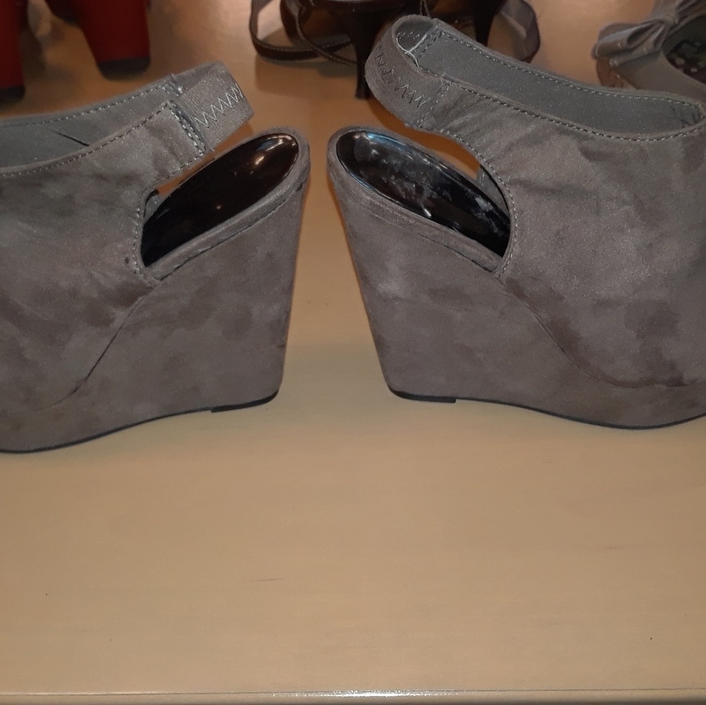 Shoes - Picture 2 of 2